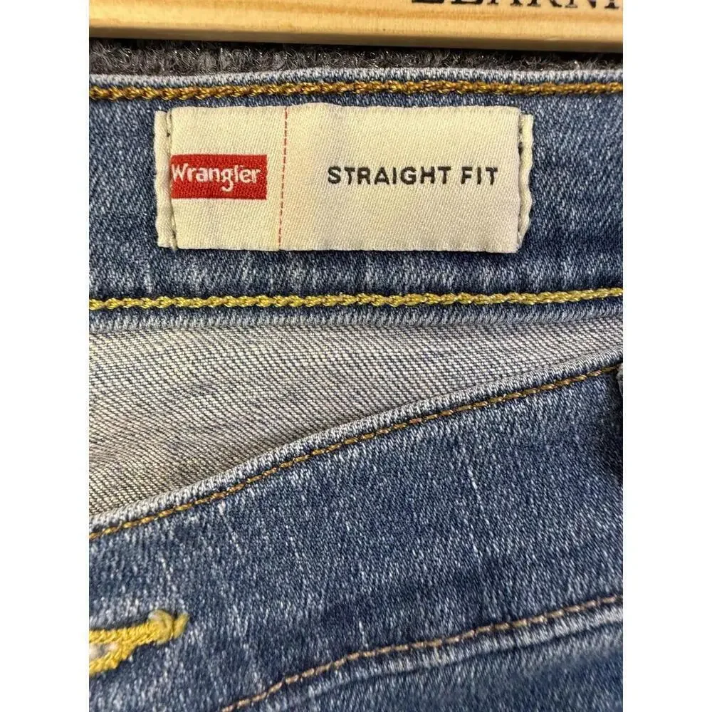 Wrangler Jeans Mens 40x30 Blue Straight Fit Denim Classic Casual 5 Pocket Style